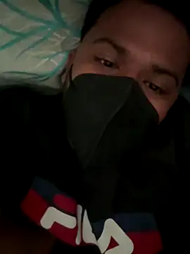 Snapshot of wildboy_simon chatting on 11.22.25 wildboy simon online show from 11.22.25