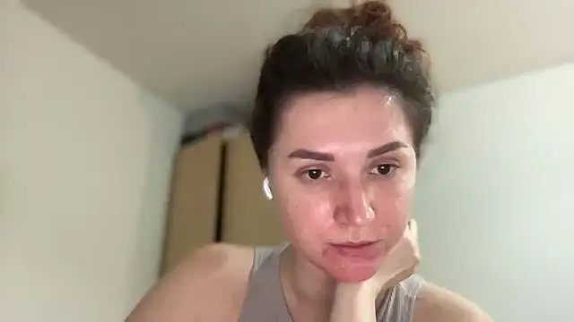 Snapshot of Foxy_and_classy chatting on 01.19.25 Foxy and classy online show from 01.19.25