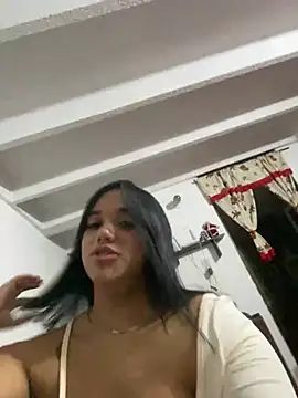 Snapshot of ElaEndez_ chatting on 12.25.24 ElaEndez  online show from 12.25.24