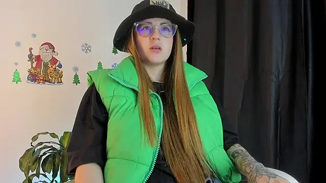 Snapshot of tekila__ chatting on 12.14.24 tekila online show from 12.14.24