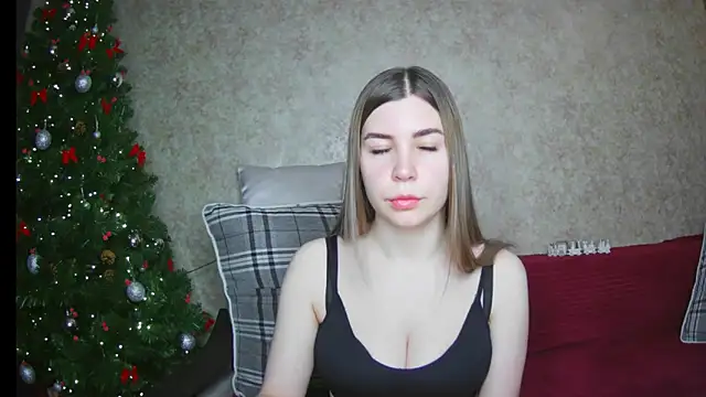 ElllaNuar online show from 01.08.25