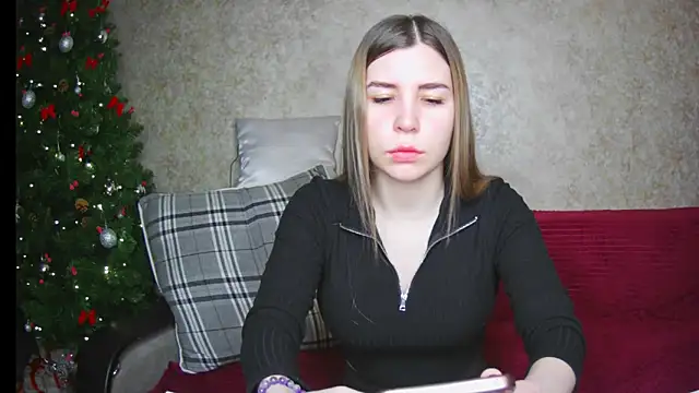 ElllaNuar online show from 01.14.25