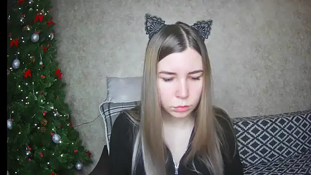 ElllaNuar online show from 01.24.25