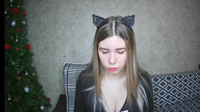 ElllaNuar online show from 01.30.25