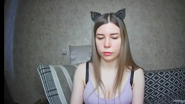 ElllaNuar online show from 02.05.25