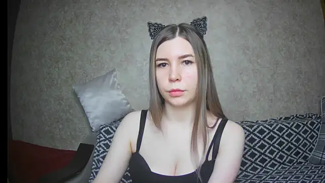 ElllaNuar online show from 02.12.25