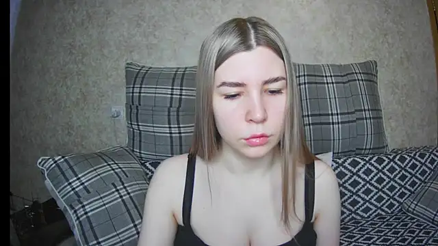 ElllaNuar online show from 03.13.25