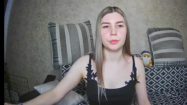 ElllaNuar online show from 03.17.25