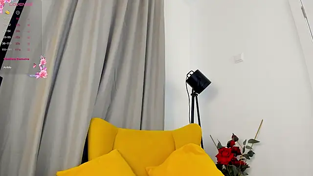 Snapshot of miissblonde chatting on 11.17.25 miissblonde online show from 11.17.25