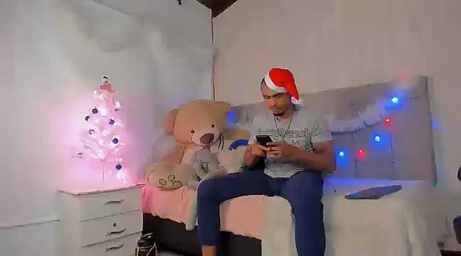 Snapshot of Mateo_Reales chatting on 12.07.24 Mateo Reales online show from 12.07.24