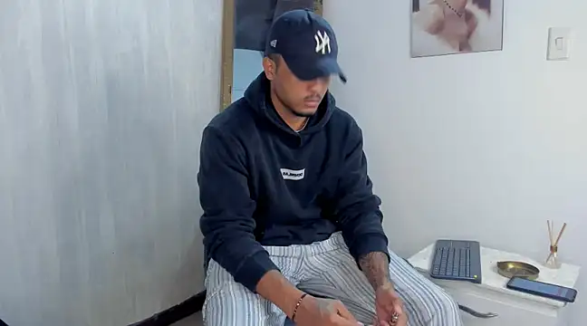 Snapshot of Mateo_Reales chatting on 02.12.25 Mateo Reales online show from 02.12.25