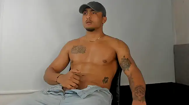 Snapshot of Mateo_Reales chatting on 02.14.25 Mateo Reales online show from 02.14.25