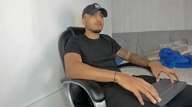 Snapshot of Mateo_Reales chatting on 03.01.25 Mateo Reales online show from 03.01.25