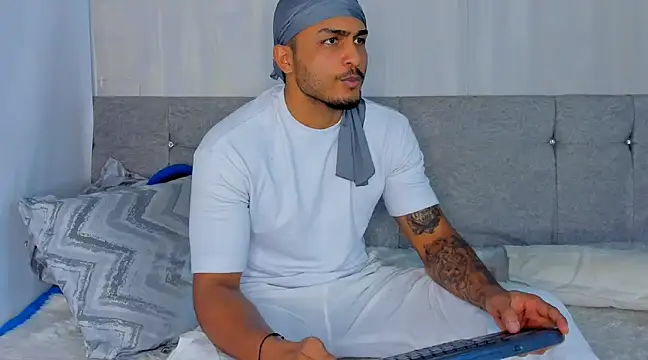 Snapshot of Mateo_Reales chatting on 03.05.25 Mateo Reales online show from 03.05.25