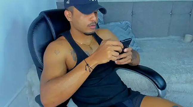 Snapshot of Mateo_Reales chatting on 03.08.25 Mateo Reales online show from 03.08.25