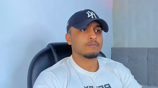 Snapshot of Mateo_Reales chatting on 03.14.25 Mateo Reales online show from 03.14.25