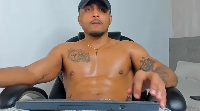 Snapshot of Mateo_Reales chatting on 03.15.25 Mateo Reales online show from 03.15.25