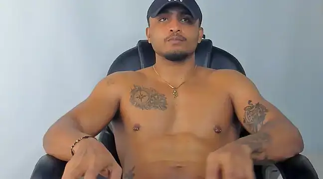 Snapshot of Mateo_Reales chatting on 03.15.25 Mateo Reales online show from 03.15.25