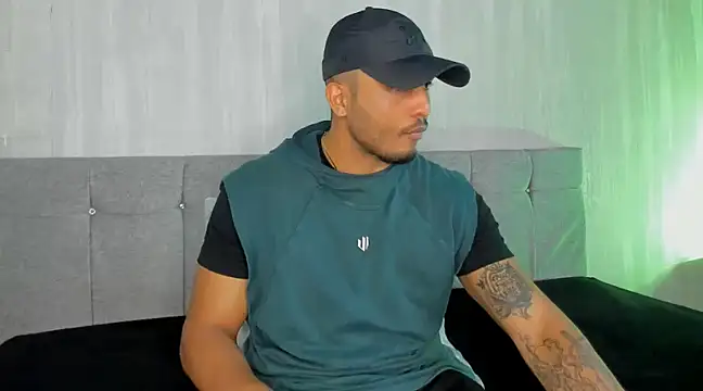 Snapshot of Mateo_Reales chatting on 03.17.25 Mateo Reales online show from 03.17.25