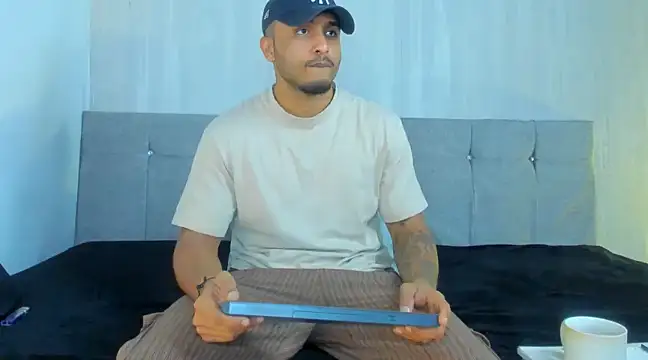 Snapshot of Mateo_Reales chatting on 03.18.25 Mateo Reales online show from 03.18.25