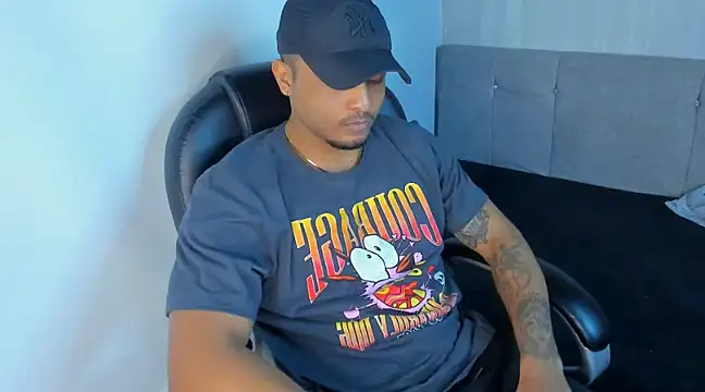 Snapshot of Mateo_Reales chatting on 03.22.25 Mateo Reales online show from 03.22.25