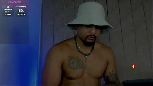 Snapshot of Mateo_Reales chatting on 12.14.25 Mateo Reales online show from 12.14.25