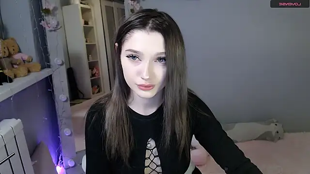 Snapshot of White_kitty01 chatting on 12.07.24 White kitty01 online show from 12.07.24