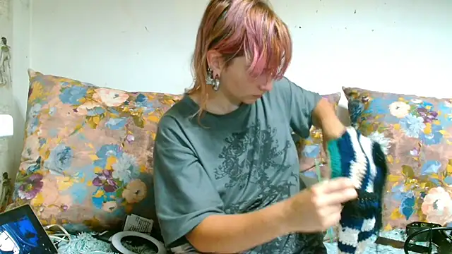 Snapshot of Sophie_Bell chatting on 07.13.26 Sophie Bell online show from 07.13.26