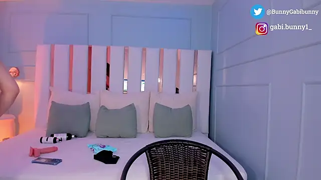 gabi bunny online show from 10.30.25