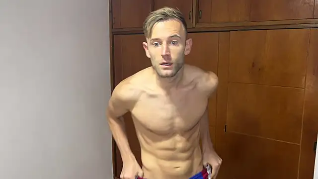 Snapshot of aquilesmade chatting on 12.15.24 aquilesmade online show from 12.15.24