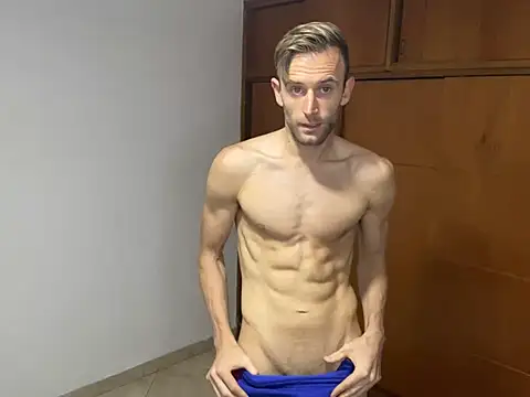 Snapshot of aquilesmade chatting on 01.09.25 aquilesmade online show from 01.09.25