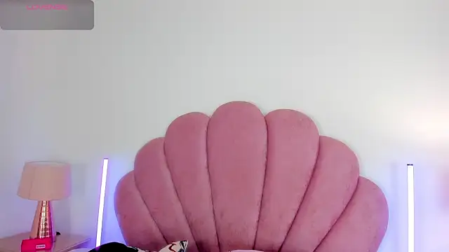 Nicole Paradise online show from 04.29.26