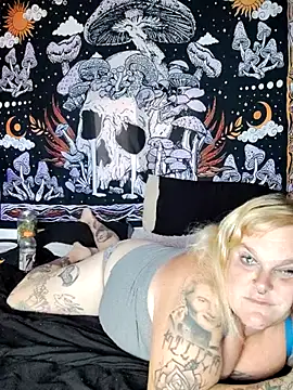 Snapshot of Trans_Girl_next_door420 chatting on 10.05.25 Trans Girl next door420 online show from 10.05.25