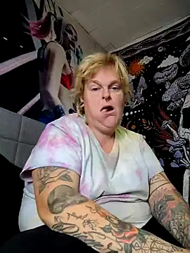 Snapshot of Trans_Girl_next_door420 chatting on 10.07.25 Trans Girl next door420 online show from 10.07.25