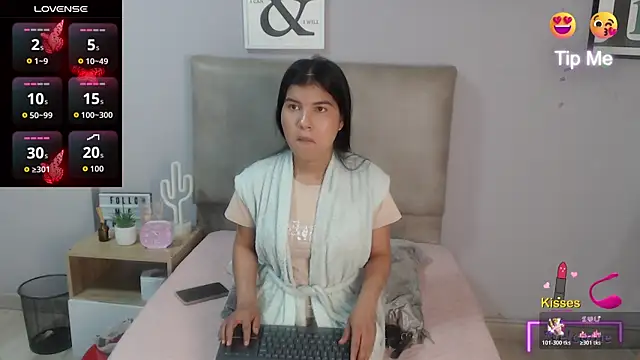 SophiaMeyerst online show from 04.28.26