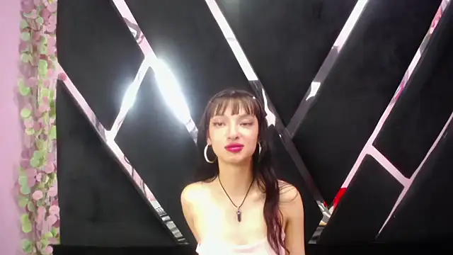 Aurora 18 online show from 02.16.25