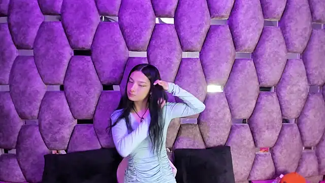 Aurora 18 online show from 10.06.25