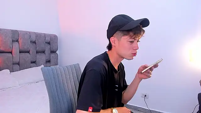 Snapshot of MarcusCollinss_ chatting on 12.02.24 MarcusCollinss online show from 12.02.24