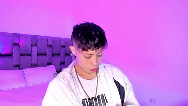 Snapshot of MarcusCollinss_ chatting on 12.11.24 MarcusCollinss online show from 12.11.24