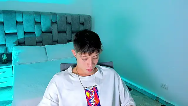 Snapshot of MarcusCollinss_ chatting on 12.12.24 MarcusCollinss online show from 12.12.24