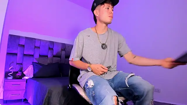 Snapshot of MarcusCollinss_ chatting on 12.27.24 MarcusCollinss online show from 12.27.24