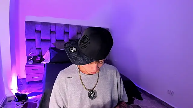 Snapshot of MarcusCollinss_ chatting on 12.27.24 MarcusCollinss online show from 12.27.24