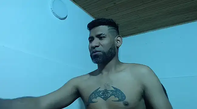 Snapshot of Enriblack92 chatting on 12.14.24 Enriblack92 online show from 12.14.24