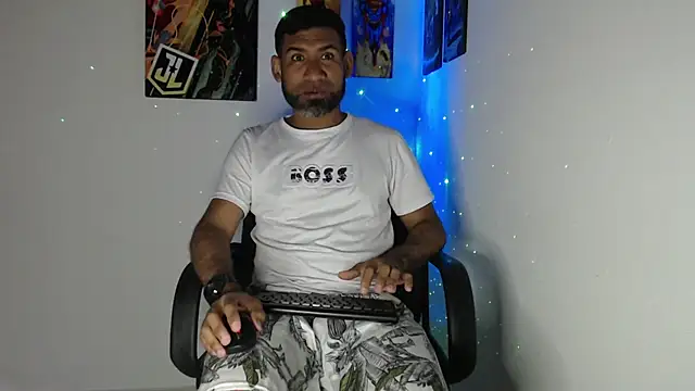 Snapshot of Enriblack92 chatting on 12.21.24 Enriblack92 online show from 12.21.24