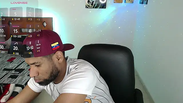 Snapshot of Enriblack92 chatting on 12.26.24 Enriblack92 online show from 12.26.24