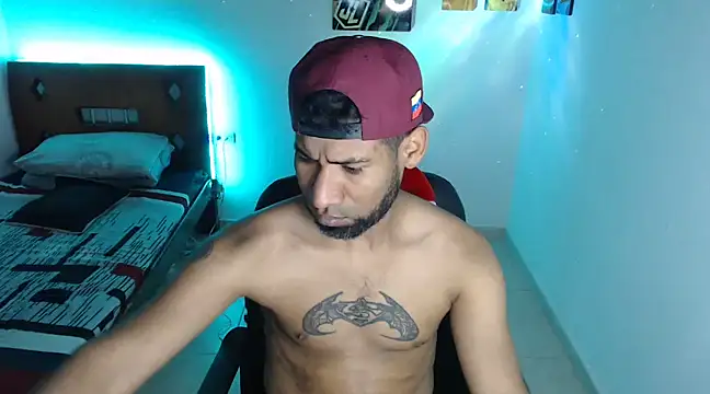 Snapshot of Enriblack92 chatting on 12.27.24 Enriblack92 online show from 12.27.24