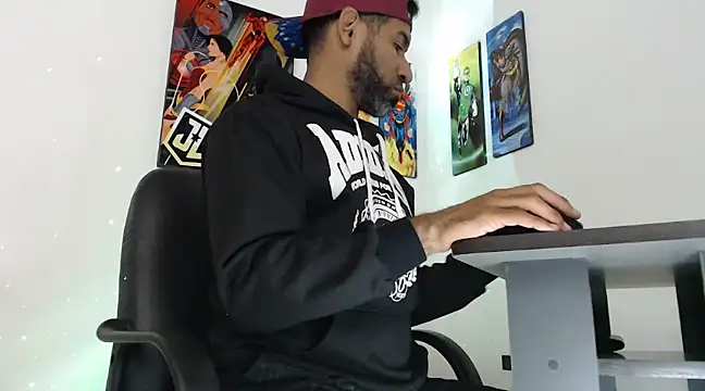 Snapshot of Enriblack92 chatting on 12.30.24 Enriblack92 online show from 12.30.24