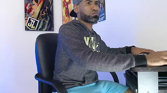 Snapshot of Enriblack92 chatting on 01.03.25 Enriblack92 online show from 01.03.25