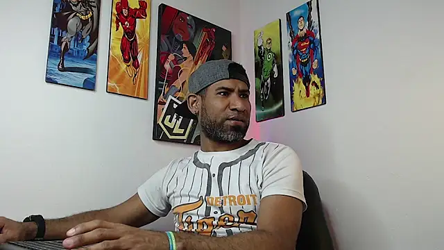 Snapshot of Enriblack92 chatting on 01.17.25 Enriblack92 online show from 01.17.25