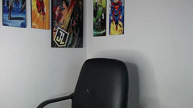 Snapshot of Enriblack92 chatting on 01.25.25 Enriblack92 online show from 01.25.25